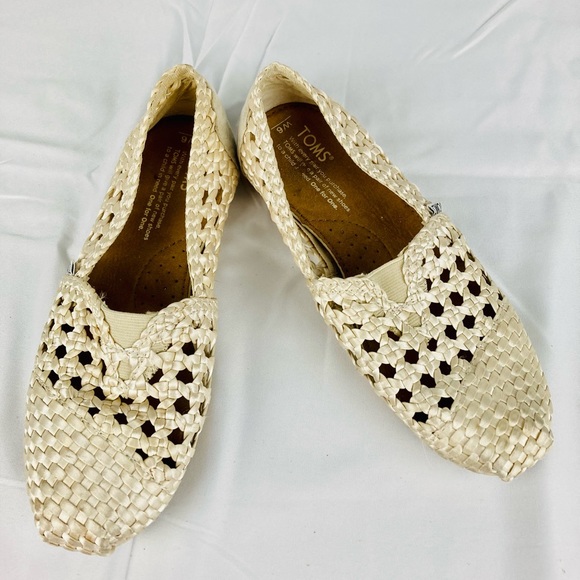 Toms - Picture 1 of 6